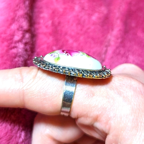 🌟3/$20🌟Woman's Vintage-Style Ring - Picture 2 of 4